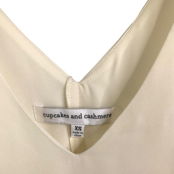 Cupcakes & Cashmere Women's Blouse Cape Sleeves Double V-Neck Cream Top Sz XS - Picture 2 of 10